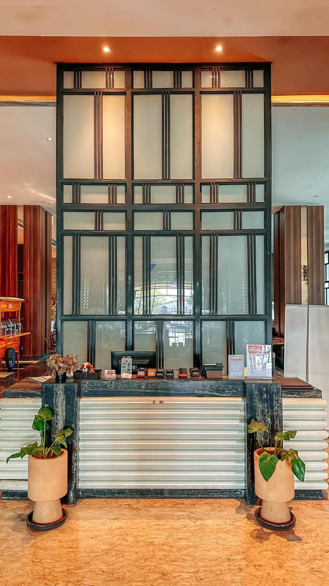 Swiss-Belinn Karawang Exterior foto